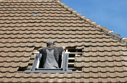 Pose de velux - Les Baux-Sainte-Croix